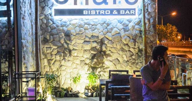 ดื่มด่ำกับเมนูอาหารเลิศรส พร้อมดนตรีสดและบรรยากาศสุดชิลยามค่ำคืน ที่ร้าน ‘Share Bistro & Bar’