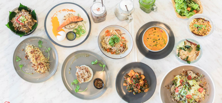 เต็มอิ่มกับบรรยากาศของร้านและเมนูอาหารไทยแบบ Bistro ที่ร้าน ‘Eatiny Cafe’